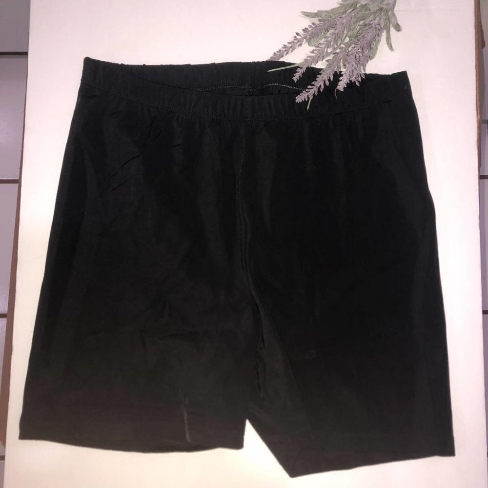 5 for $10 Ladies Always for Me shorts Size 1X